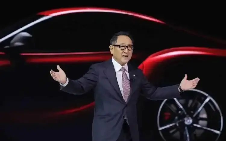 丰田章男是不是绝世犟种，坚持放弃研发电车，死磕油车?