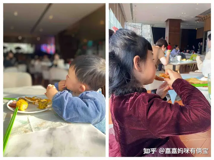 怎么样可以让一个七岁小朋友和一个三岁小朋友在星期天这一天都能玩好且花费最少？