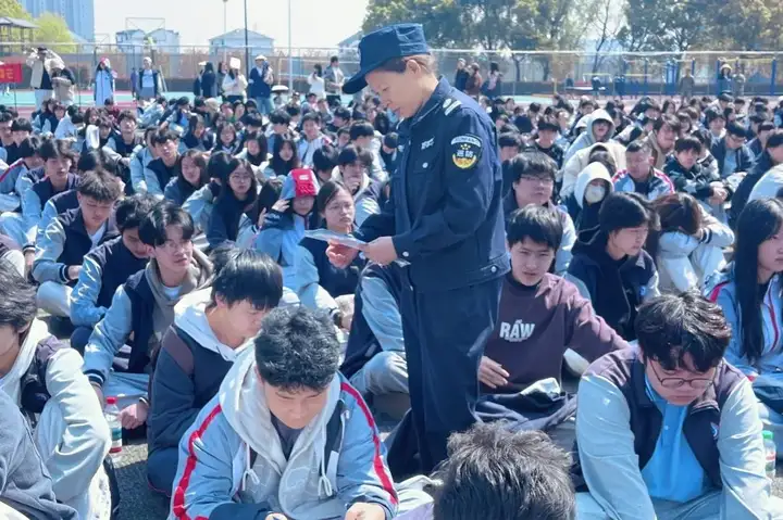筑牢反诈防线 共建校园安全 | 塘栖校区法治反诈安全讲座(图4)