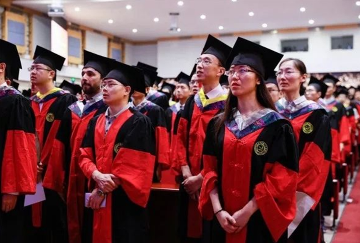 中国最高学历是什么学历（硕士与研究生一样吗）