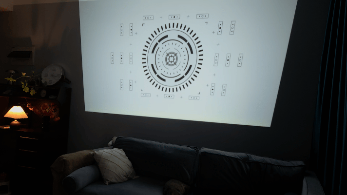 告别手动调画!哈趣Q1 Pro Max 650CVIA高亮巨幕,同价位LCD投影顶流