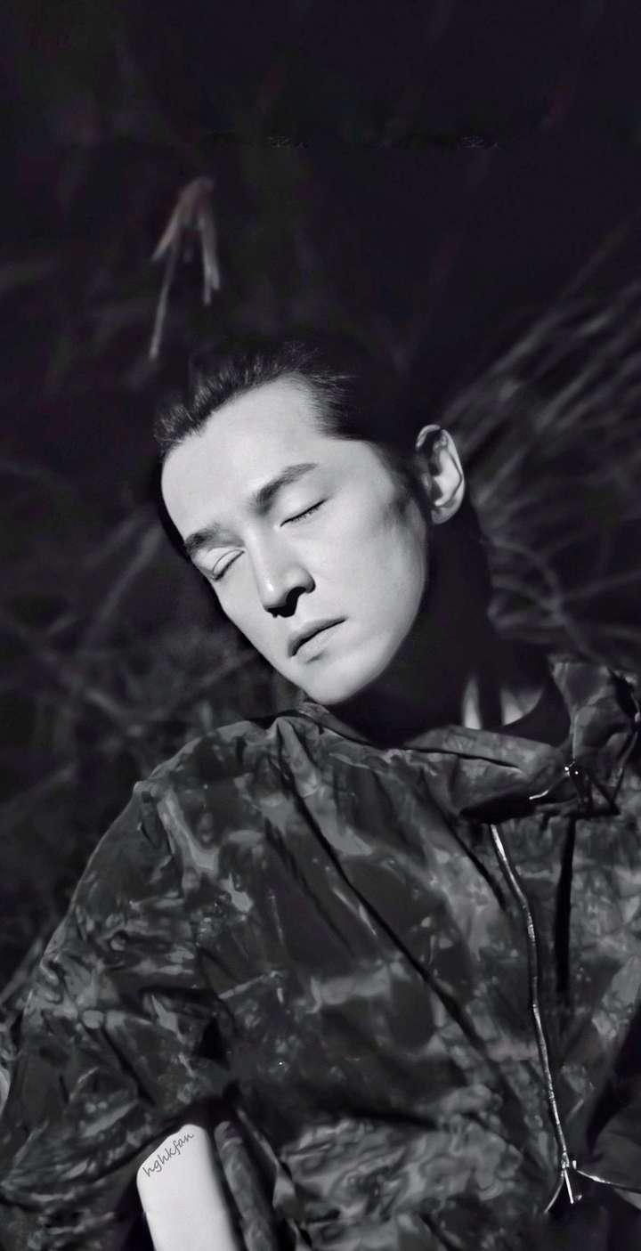 有没有一些胡歌的无水印可以当壁纸的图片?