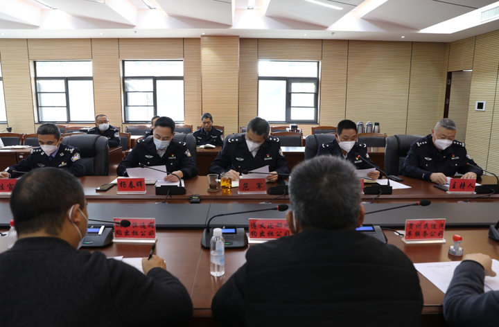 贵州公安交警约谈全省违法排名前30家重点运输企业