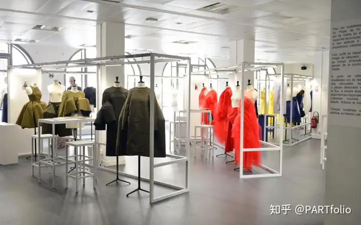 服装设计专业想出国留学？