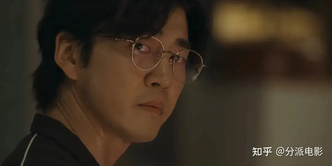 《UDT：我们小区特工队》笑不活了，这两位“恶人”演喜剧超有料