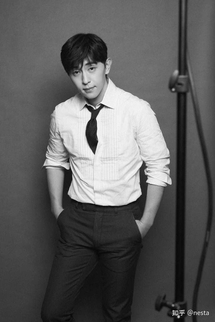 邓伦的身材真的相当的好了,他的粉丝难道不馋他身子吗?