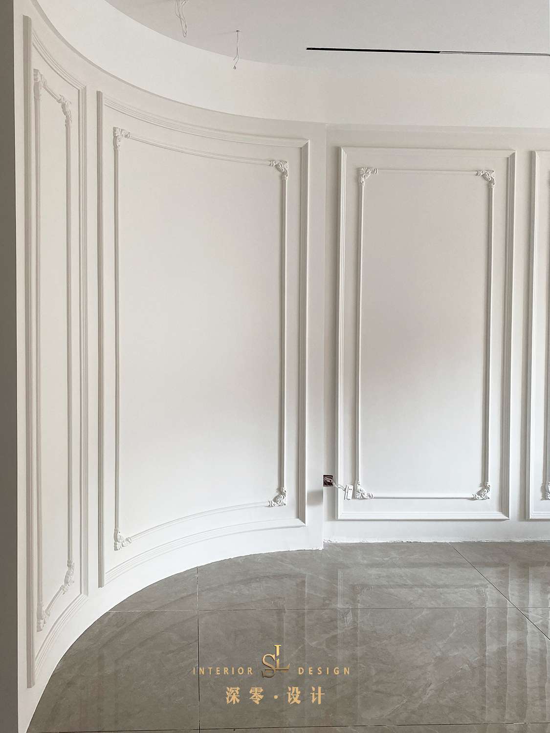 护墙板石膏线线条感太强了