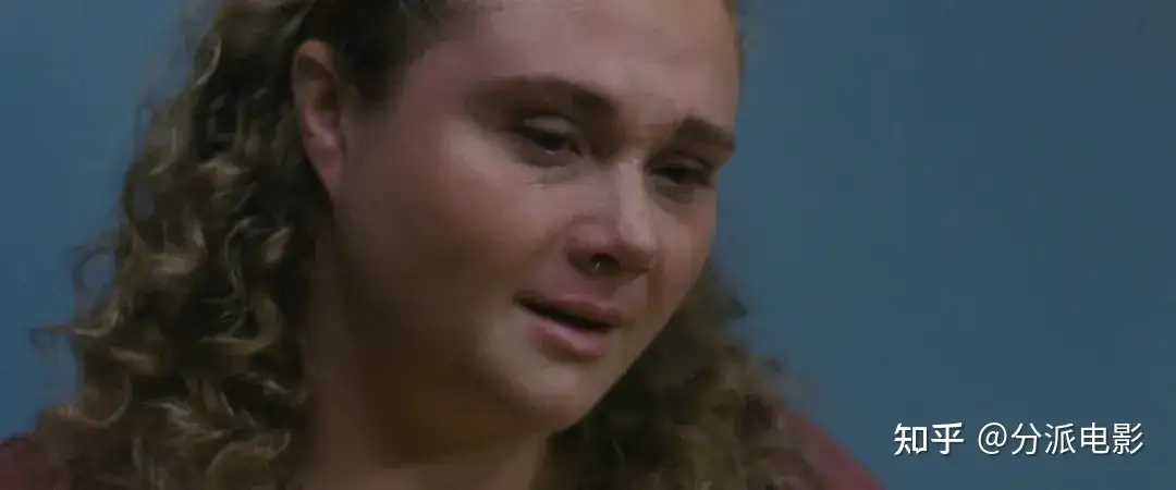 《如果有腿,我会踢你》柏林+金球影后,年度最“痛”表演