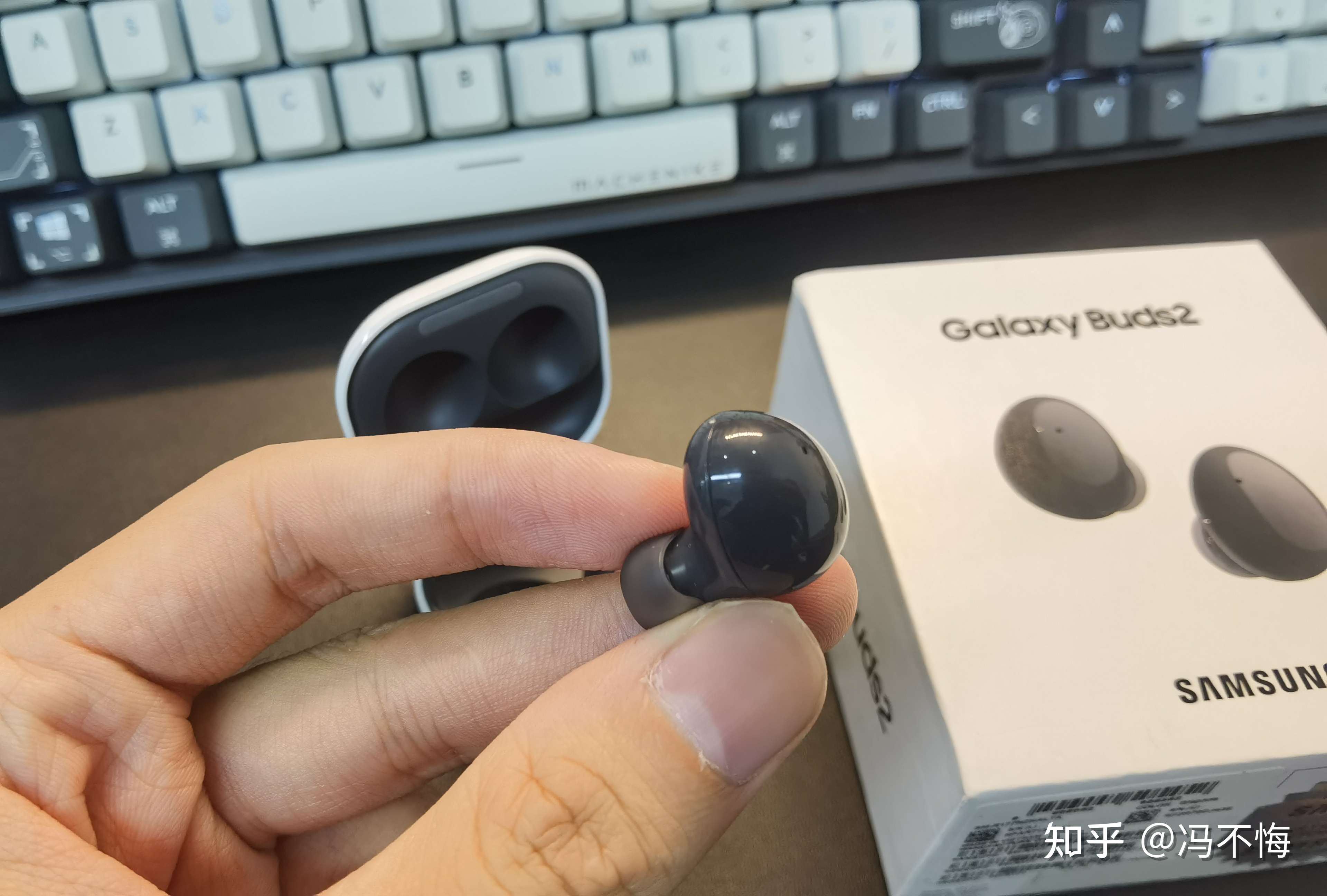 新款的三星buds2蓝牙耳机,真的太小了,音质,降噪都很好爱了
