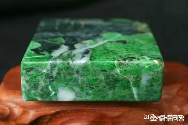 你不知道的翡翠原石秘密 如何辨别翡翠原石？