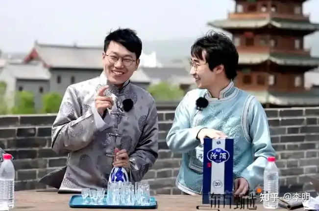 东方甄选为防第二个董宇辉逼走四位主播，其去IP化策略在图什么？没有诗与远方的东方甄选，还有人买账吗？