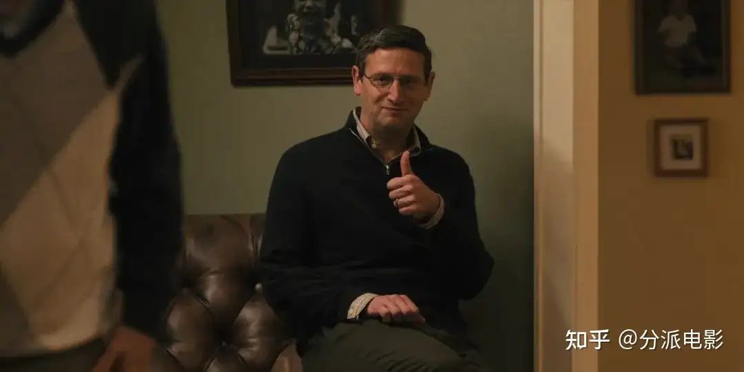 《椅子公司》烂番茄100%，职场喜剧癫狂又惊悚