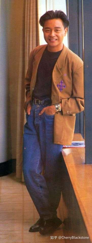 请问各位知友有没有哥哥张国荣全身照高清图想做人形立牌可以吗