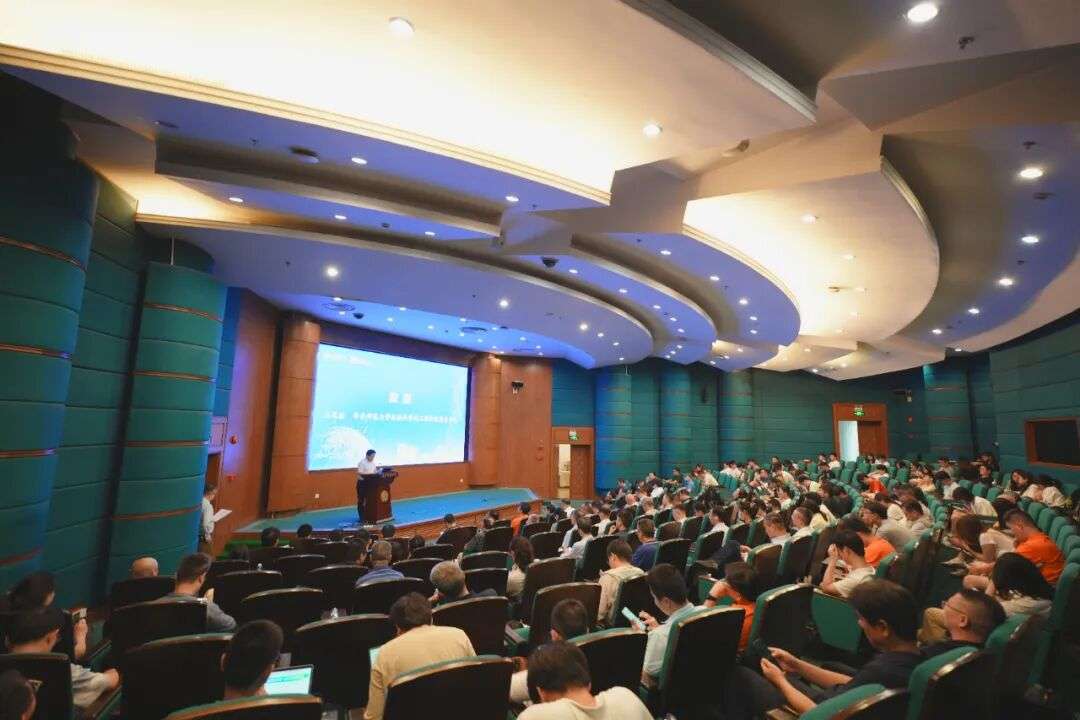 华东师范大学与奇点智能研究院共建“开源创新与变革联合实验室”，推动AI开源创新范式