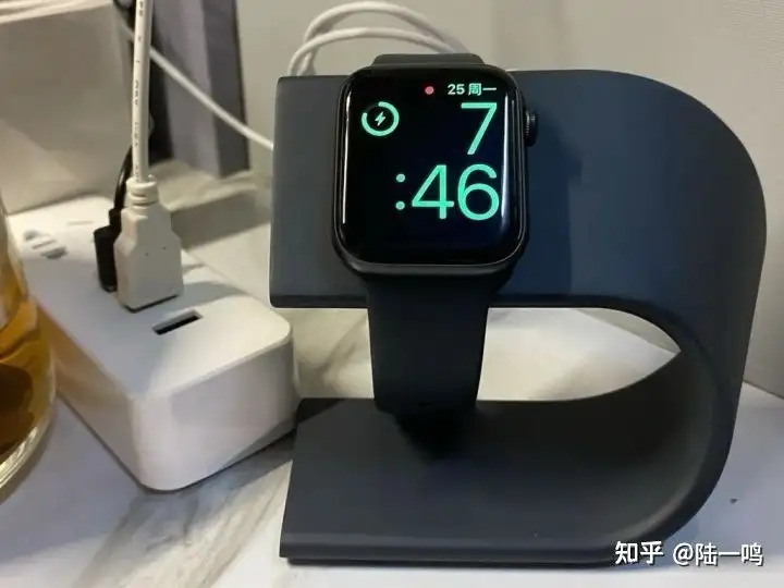 除了充电速度快，Apple Watch S7 还有哪些性能亮点？ - 陆一鸣的回答- 知乎