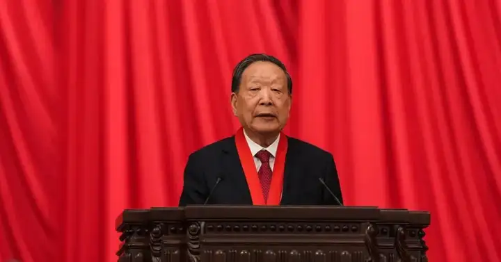 科学家走红毯！立得空间创始人兼首席科学家李德仁出席湖北省科技大会