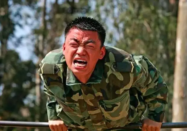 士兵突击中，许三多腹部绕杠破纪录后，成才的话是出于什么心理？是嫉妒他出风头，还是担心？