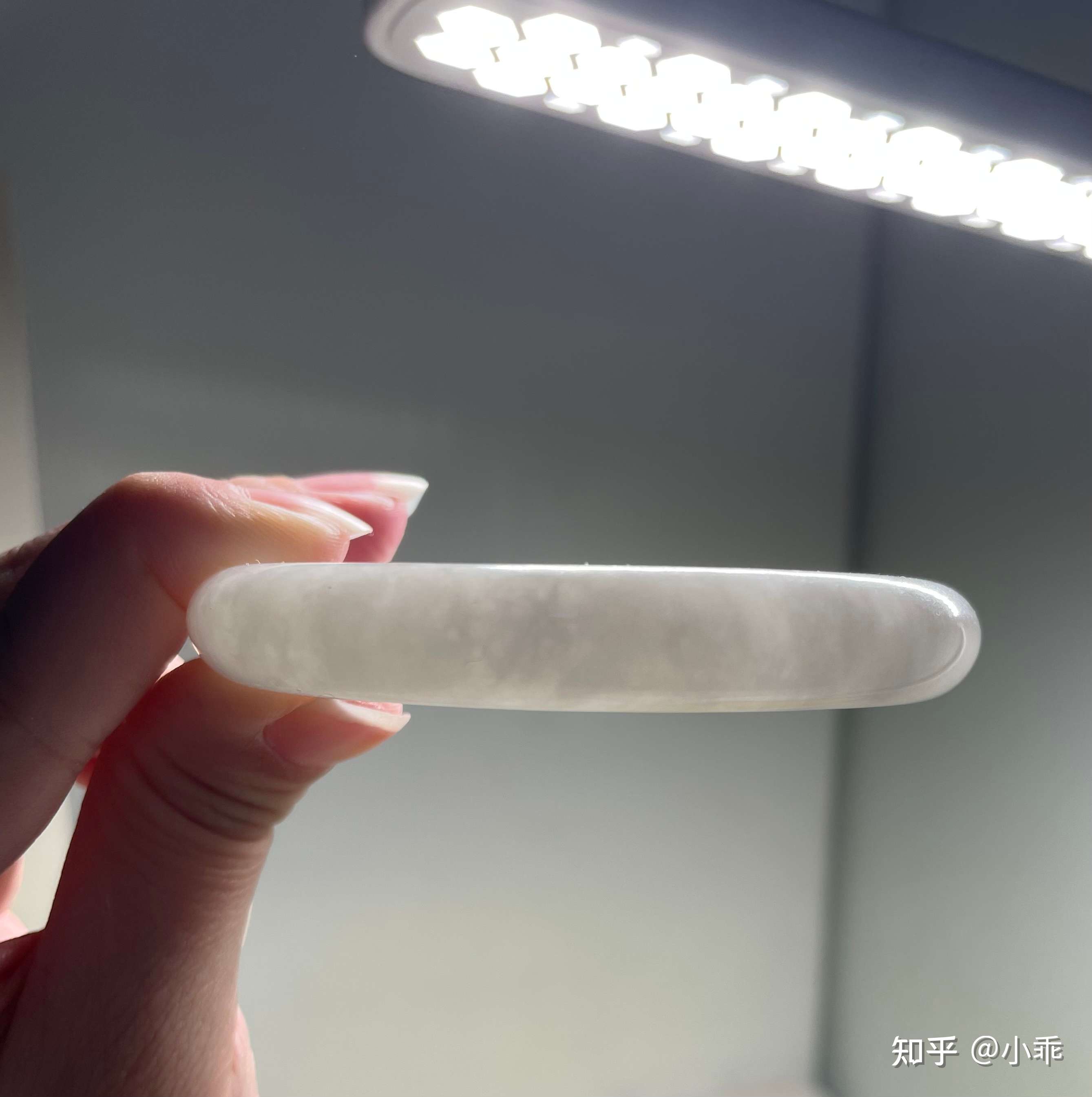 小乖 的想法: 抖音直播间买的和田羊脂玉,灯光下这个样… - 知乎