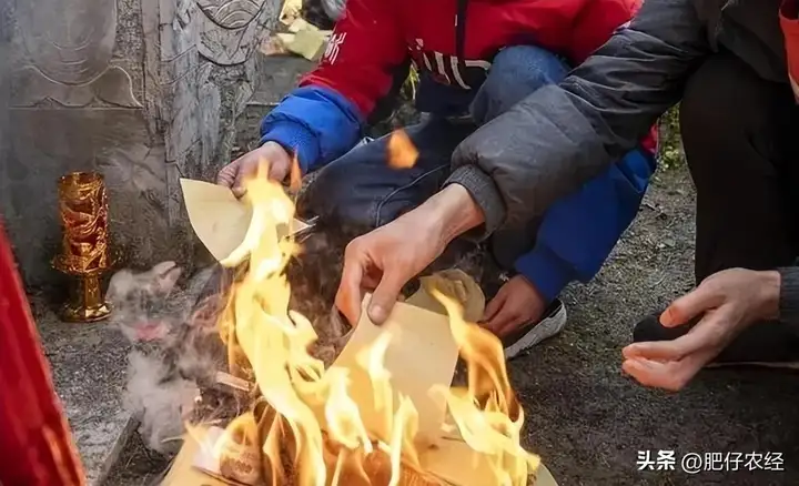 烧纸最忌讳的时间（详解上坟祭祖的讲究）