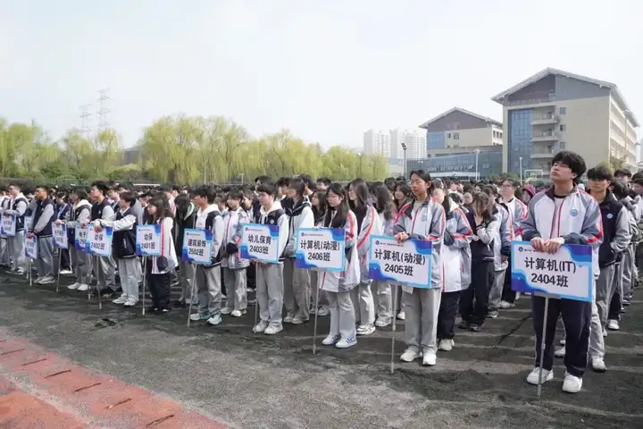 【平安校園】校警聯(lián)動(dòng)護(hù)成長(zhǎng) 知法懂法守青春 | 塘棲校區(qū)開展法治安全講座！(圖4)