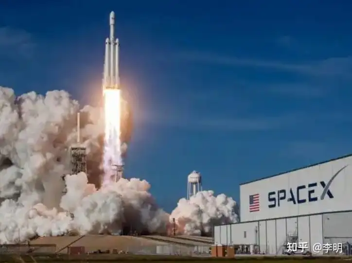 SpaceX 巨额亏损却谋求万亿估值，如何看待其「浑身拧巴」的发展模式？