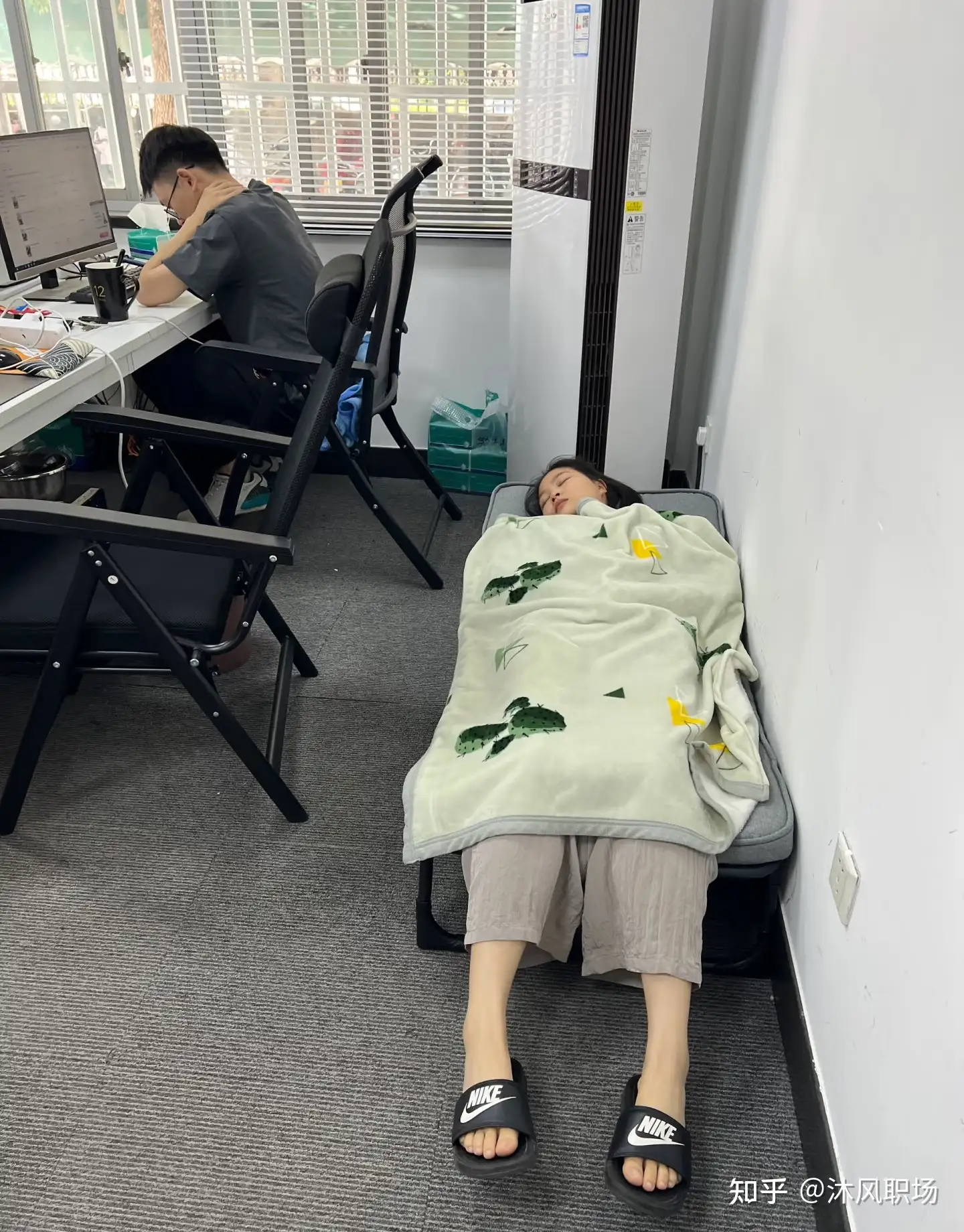 在办公室午休，你介意和异性在同一间办公室休息吗？