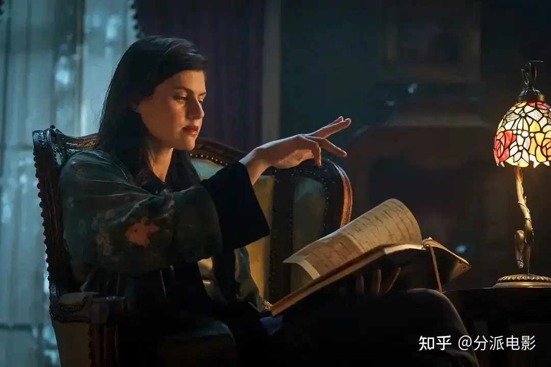 《梅菲尔女巫 第二季》性感女神年度大戏,太疯癫了!