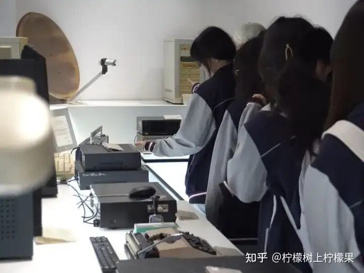 【活力校园】赴开大参学悟初心 育学子笃行向未来 | 我校组织学生干部代表赴浙江开放大学参观学习！(图4)