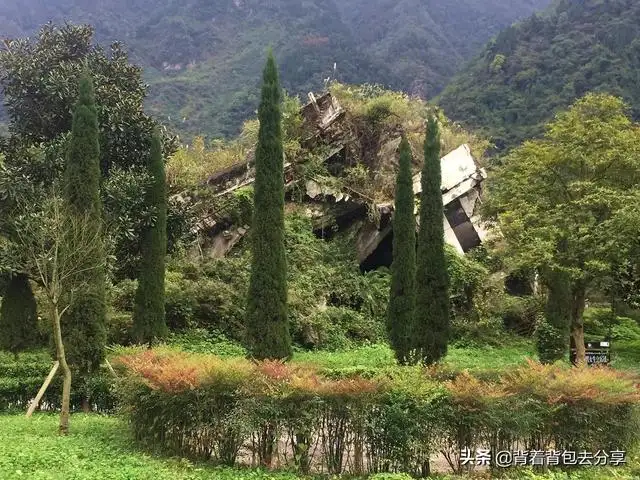 四川景区有哪些地方好玩（四川省十大著名旅游景点排名）