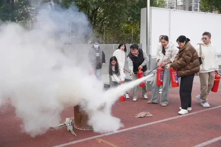 【平安校園】強化消防意識 筑牢安全防線 | 塘棲校區開展教職工消防安全培訓(圖6)