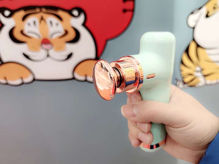 运动随身带,按摩解疲累,野小兽MG10随身筋膜枪体验