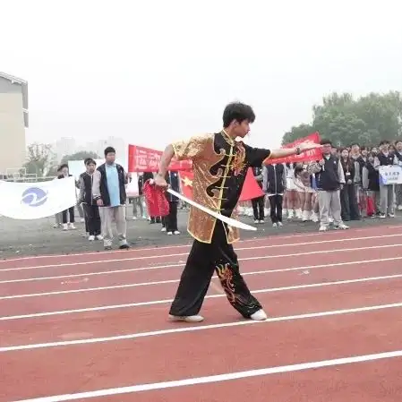 昂扬体育精神 尽展青春风采丨塘栖校区24级新生田径运动会开幕式(图21)