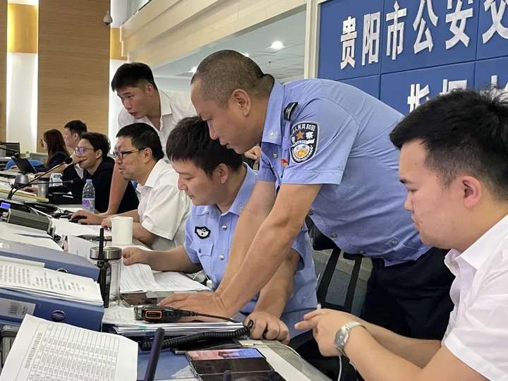 贵州公安交警全力以赴护航2023高考