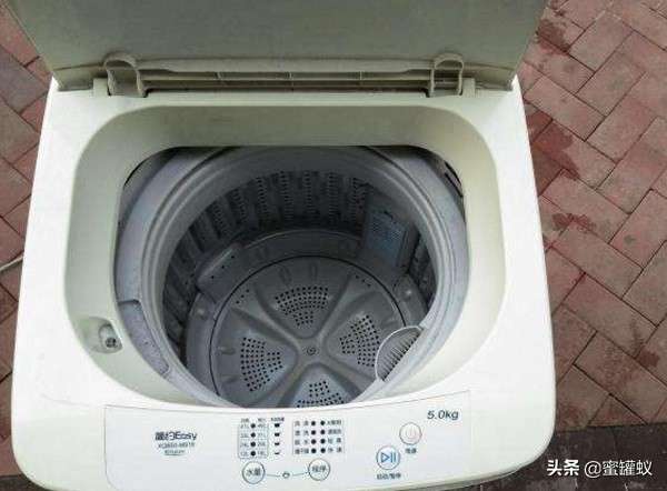 洗衣机一到脱水就异响(洗衣机脱水时声音大原因是啥)插图 洗衣机一到脱水就异响(洗衣机脱水时声音大原因是啥)插图