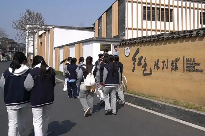 清明祭英烈 传承忠烈魂 | 塘栖校区西南山新四军烈士陵园清明祭扫活动(图15)