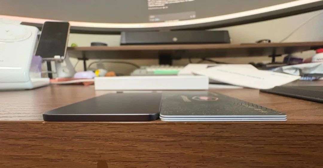 被iPhone逼急了，我决定花1499买了个AI录音卡片。