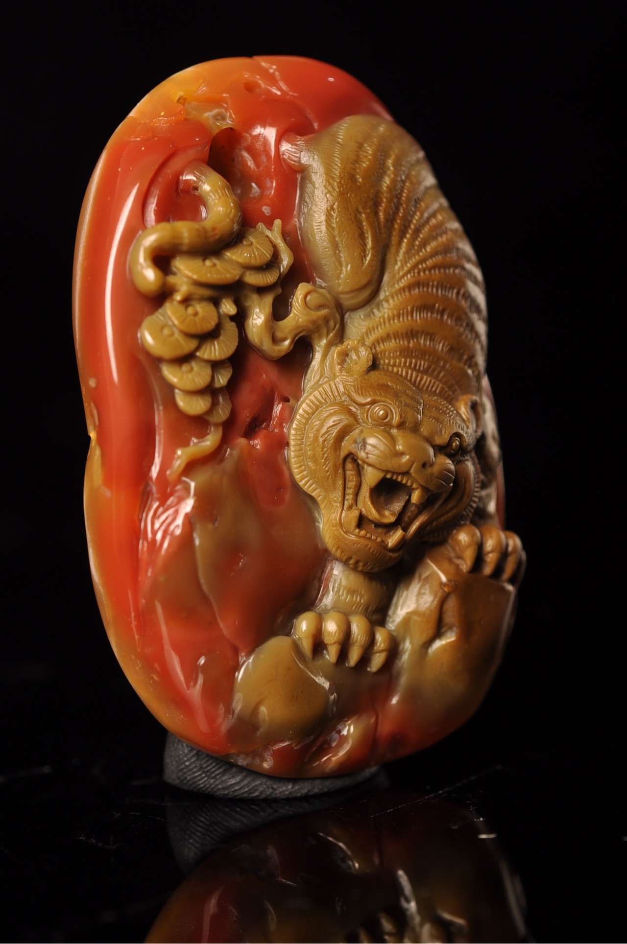 【下山虎】阿拉善玛瑙精工雕刻下山虎吊坠