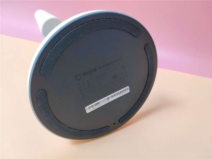 米家智能充电台灯评测：摆脱电源线束缚的光之小精灵