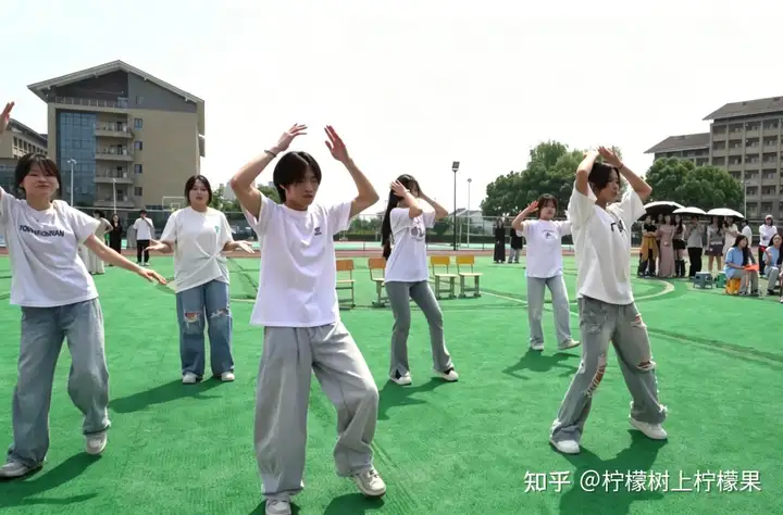 【活力校园】十八而志 向光而行 | 浙江省广播电视中等专业学校塘栖校区2026年高三成人礼圆满举行！(图24)