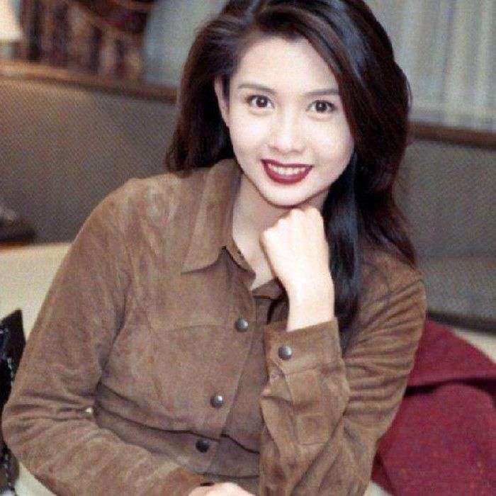 如何评价邱淑贞年轻时的长相?