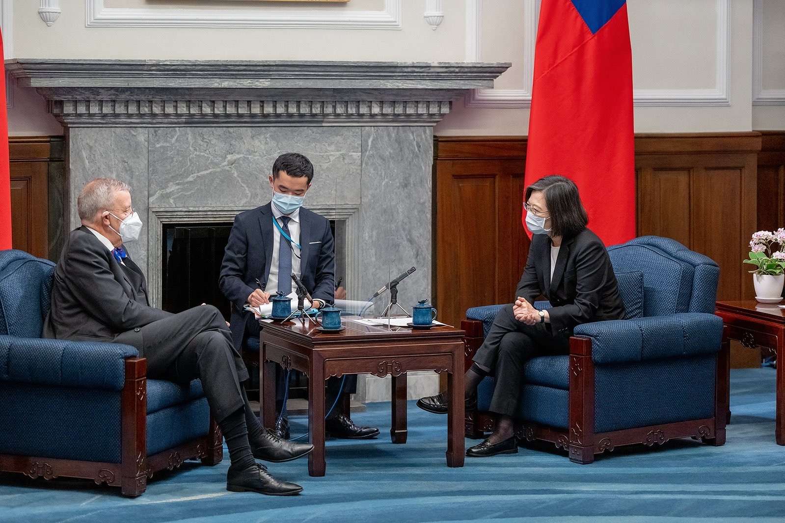 redwolf luo 的想法: 2022/7/27爱沙尼亚前总统托马斯·伊尔韦