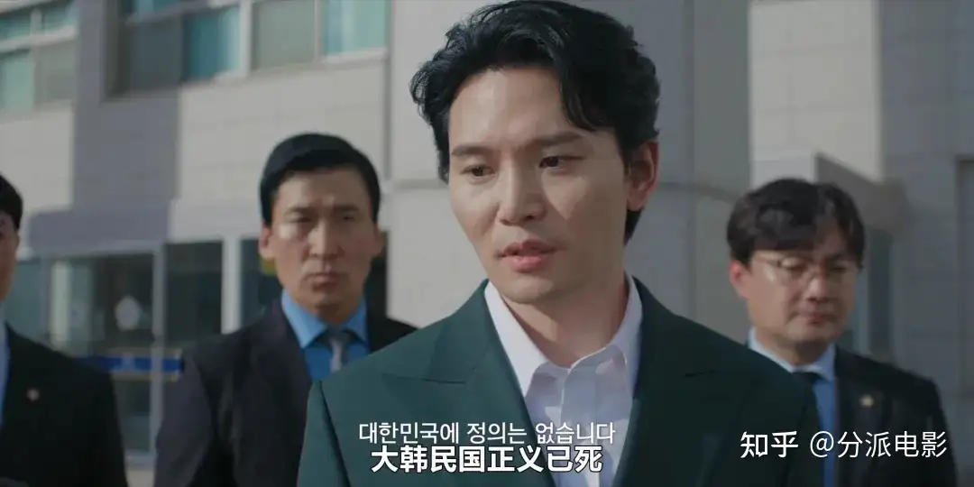 《UDT：我们小区特工队》笑不活了，这两位“恶人”演喜剧超有料