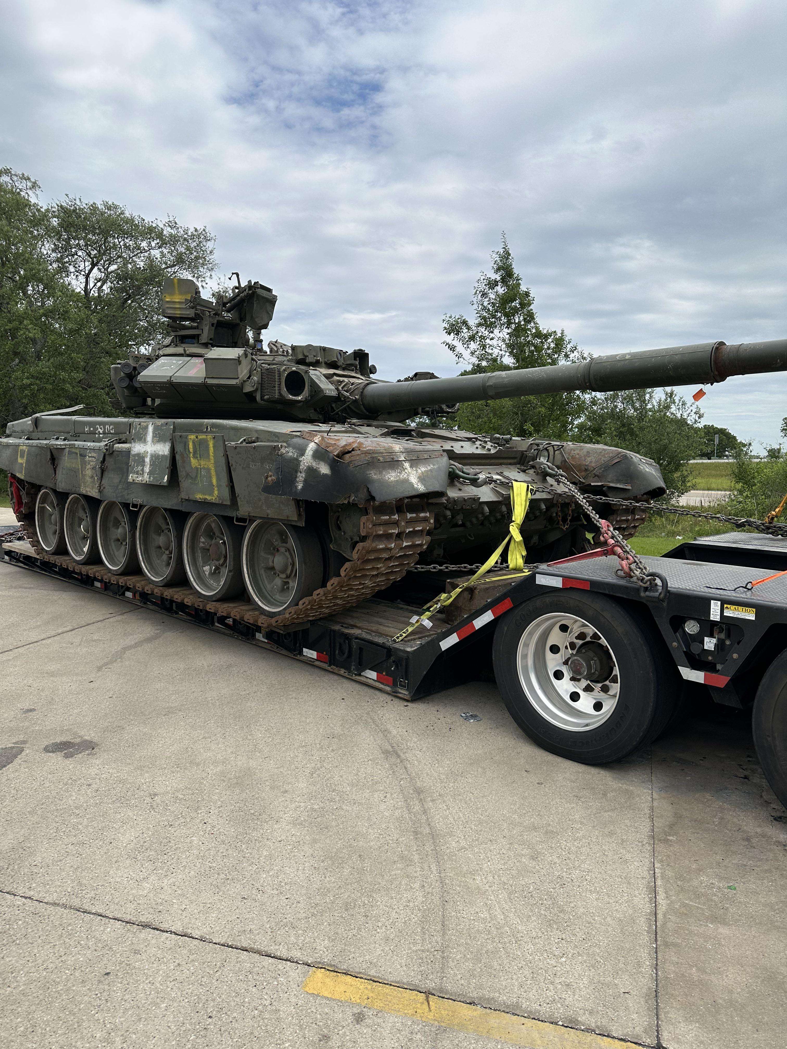 saturn v 的想法: 一辆几乎完好的t-90a被运到了路易斯安那… - 知乎