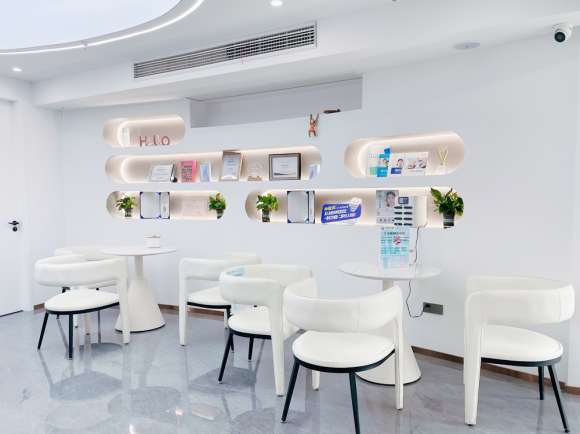 平阳贝壳口腔门诊部随时在 守护您的“年味”笑容