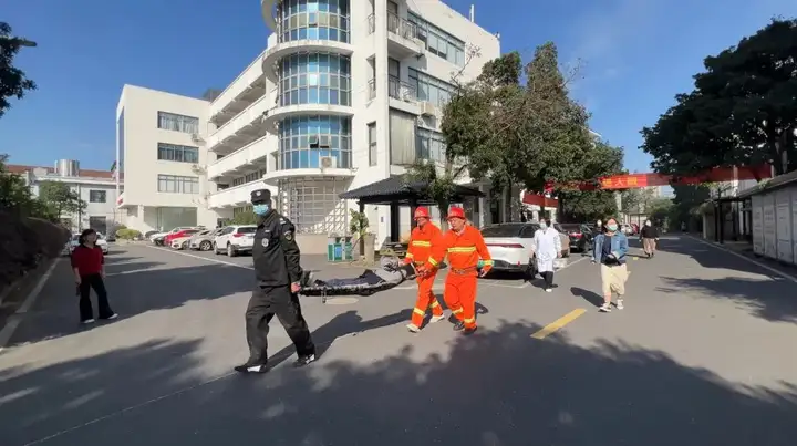 安全记于心 行动践于行|富阳校区开展消防安全演练活动(图6)