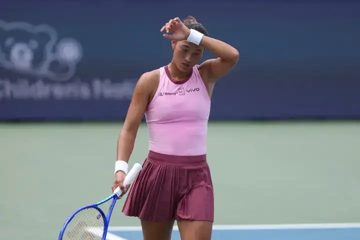 2026 年 wta1000 多伦多站资格赛，郑钦文 0：2 不敌塔拉鲁德无缘正赛，怎么评价女王郑钦文的表现？