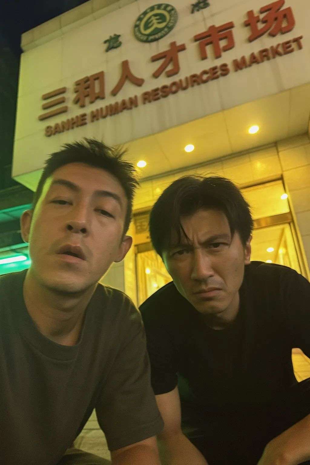 GPT4o生成的烂自拍，反而比我们更真实。