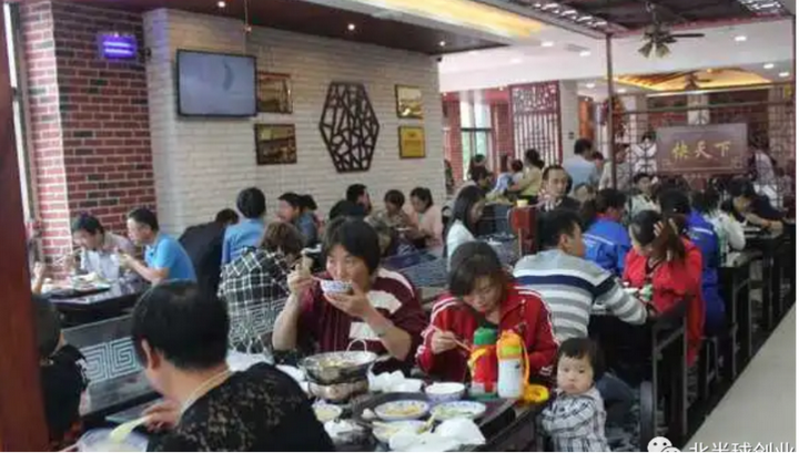 图片[2]-未来不会倒闭的6种店铺，选择对了，你将衣食无忧。闷声发大财！-就爱副业网