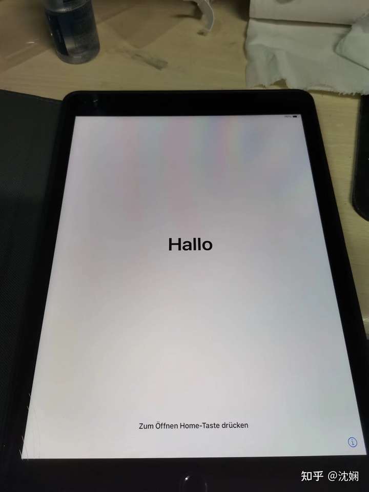 ipad 2020 深空灰,去年九月份官网下单的,现在已经走二手咸鱼出掉了