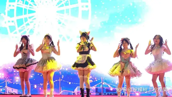 【活力校園】青春鑄底色 逐夢向未來|我校富陽校區(qū)體育藝術(shù)節(jié)閉幕式暨元旦晚會圓滿舉行!(圖11) 【活力校園】青春鑄底色 逐夢向未來|我校富陽校區(qū)體育藝術(shù)節(jié)閉幕式暨元旦晚會圓滿舉行!(圖11)